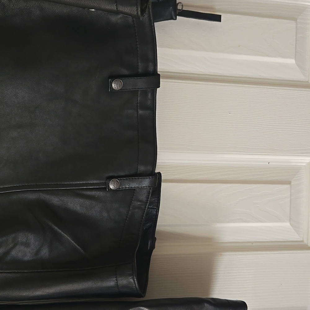 Harley-Davidson Women's Black Leather Jacket with Pink Lining - Picture 4 of 6